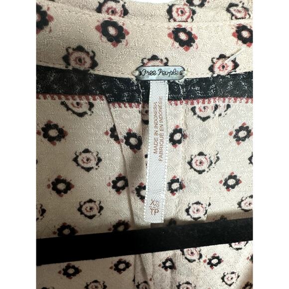 Free People XS Long Sleeve Top - Picture 2 of 3